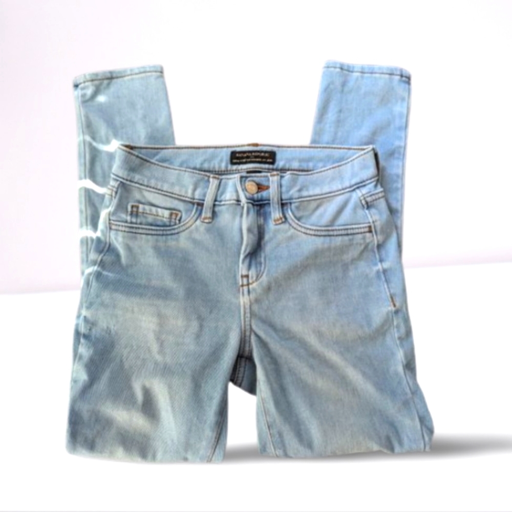 Banana Republic Super Stretch Legging Fit Jeans, Light Wash, Size Petite 25/0